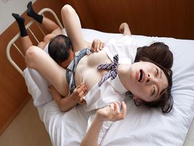 乳首こねくり失禁　敏感乳首を弄ばれて失禁癖がついた地味娘は白目アヘ顔イキが止まらず教室の肉オナホに！　上坂めい　サンプル画像04